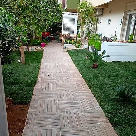 Parnasus Bed & Breakfast 4*